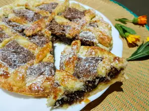 Puff Pastry Cake with Apples and Chocolate Filling