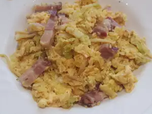 Scrambled Eggs with Kale and Bacon