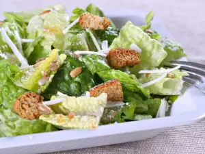 Caesar Salad with Dressing