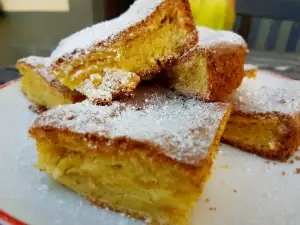 Sponge Cake with Cottage Cheese and Yogurt