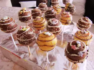 Festive Cake Pops