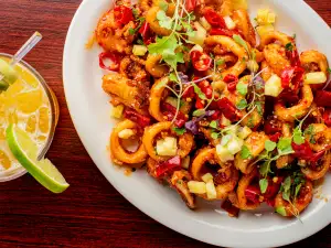 Crispy Fried Calamari with Sweet Chili Sauce