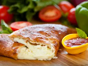 Calzone Pizza with Cheese