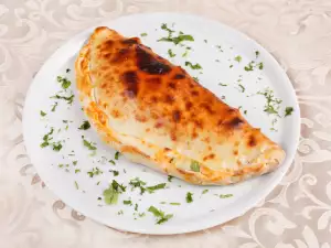 Calzone with Ricotta and Mozzarella