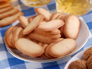 Cat's Tongue Biscuits with Rice Flour