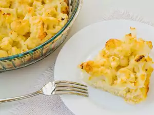 Oven-Baked Cauliflower with Cheese and Eggs