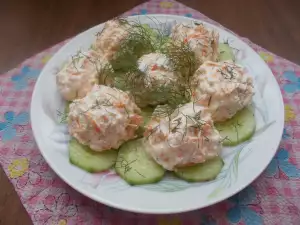 Strained Yogurt with Carrots and Cucumbers