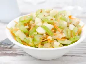 Healthy Celery and Green Apple Salad