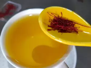 Saffron Tea for Healthy Eyes