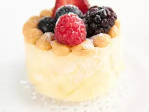 Mini Crumbles with Bananas and Raspberries