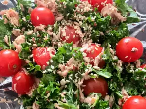 Tuna and Cherry Tomato Salad