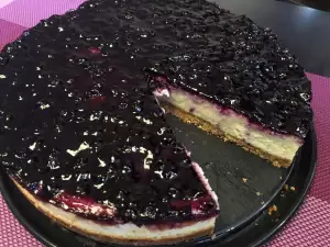 Easy Cheesecake with Blueberry Jam