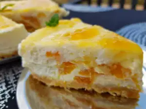 Cheesecake with Mascarpone and Peaches