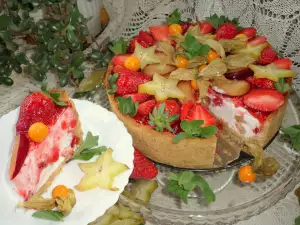 Cheesecake with Strawberries and Exotic Fruits