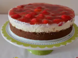 Strawberriy Cheesecake with Cocoa Biscuits