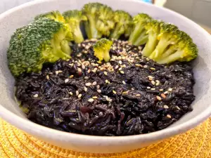 Asian-Style Black Rice with Broccoli