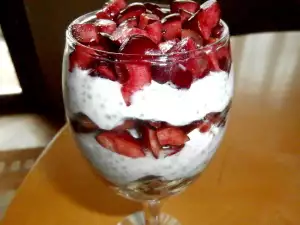 Easy Dessert with Chia and Cherries