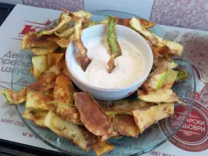 Zucchini Chips with Garlic Sauce