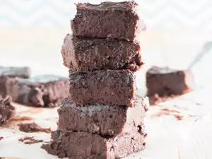 Chocolate Brownie with Chickpeas and Walnuts