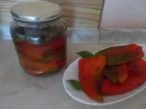 Roast Peppers in Jars for the Winter