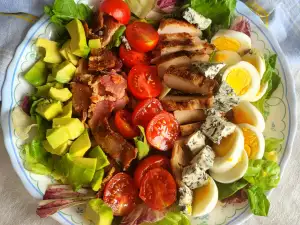 Classic American Cobb Salad