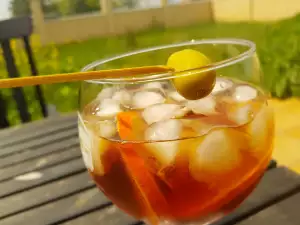 Cocktail with Gin and Vermouth