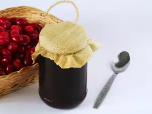 How to Make Jelly and Wine from Dogwood