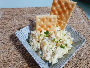 Mayonnaise Salad with Couscous and Chicken