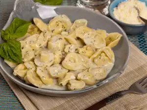 Cream Tortellini