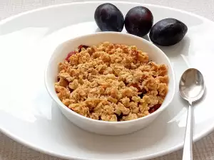 Flourless Plum Crumble