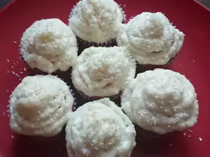 Coconut Cupcakes with Coconut Frosting