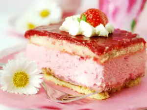 Lazy Strawberry Cake