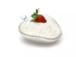 Ice Cream with Strawberries and Yoghurt