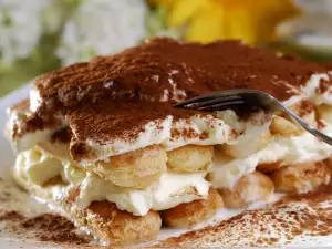 Ice Cream Tiramisu with Biscotti