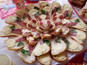 Children`s Birthday Party Flower Sandwiches