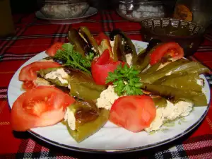 Dietary Stuffed Peppers with Cottage Cheese and Goat Cheese