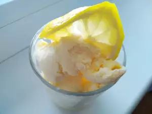 Homemade Lemon Ice Cream