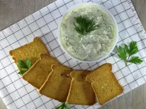 Homemade Cream Cheese with Garlic