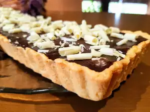 Dulce de Leche Cream and Chocolate Tart