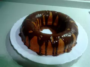 Sponge Cake with Chocolate Glaze