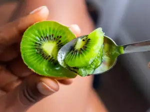 Kiwi Removes Cholesterol From The Body