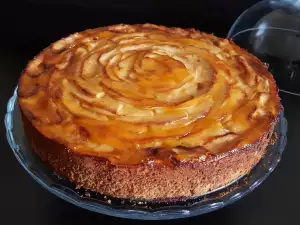 Lovely Apple Cake