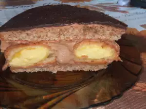 Éclair Cake with Chocolate Cream