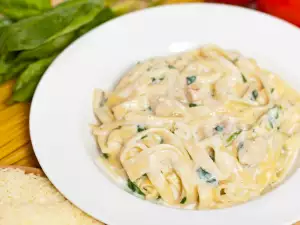 Fettuccine with Cream Sauce