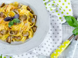 Lean Spaghetti with Mushroom Sauce and Wine