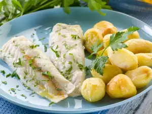 Potatoes with Butter and Fish in Foil