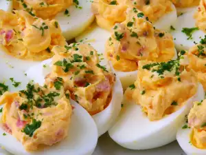 Stuffed Eggs with Ham