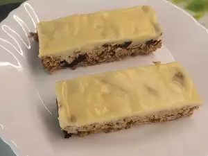 Cherry Flapjack with Yogurt