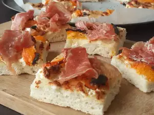 Focaccia with Apricots and Prosciutto