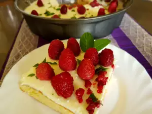 French Raspberry Cake